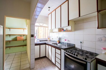 Casa à venda com 209m², 3 quartos e 2 vagas Casa à venda com 209m², 3 quartos e 2 vagasCozinha