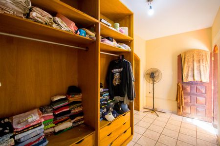 Casa à venda com 209m², 3 quartos e 2 vagas Casa à venda com 209m², 3 quartos e 2 vagasCloset da suíte 2