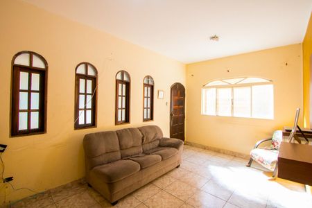 Casa à venda com 209m², 3 quartos e 2 vagas Casa à venda com 209m², 3 quartos e 2 vagasSala