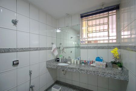 Apartamento à venda com 157m², 3 quartos e 2 vagasBanheiro