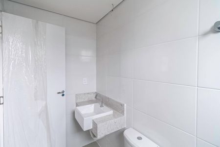 Apartamento à venda com 65m², 2 quartos e 2 vagasBanheiro da suíte 1