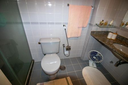 Apartamento à venda com 68m², 2 quartos e 2 vagasBanheiro da Suíte