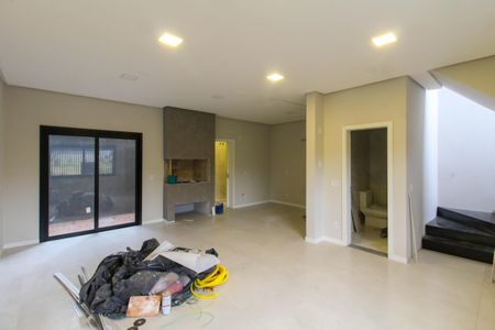 Casa à venda com 118m², 3 quartos e 2 vagas Casa à venda com 118m², 3 quartos e 2 vagasSala