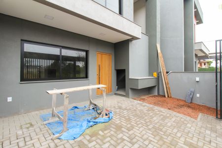 Casa à venda com 118m², 3 quartos e 2 vagas Casa à venda com 118m², 3 quartos e 2 vagasÁrea externa