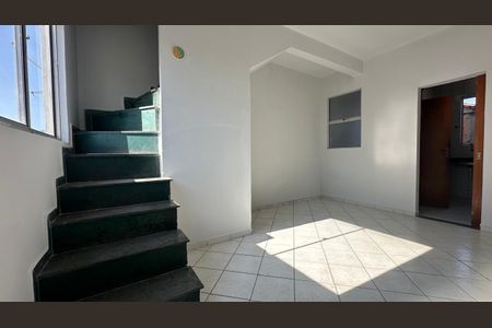 Casa à venda com 69m², 2 quartos e 1 vagaSala