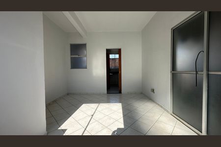 Casa à venda com 69m², 2 quartos e 1 vagaSala