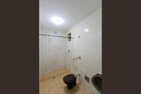 Casa à venda com 290m², 5 quartos e 4 vagas Casa à venda com 290m², 5 quartos e 4 vagasBanheiro