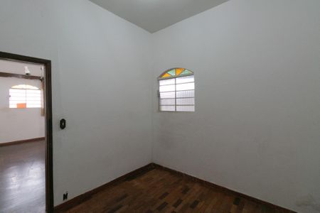 Casa à venda com 290m², 5 quartos e 4 vagas Casa à venda com 290m², 5 quartos e 4 vagasQuarto 2