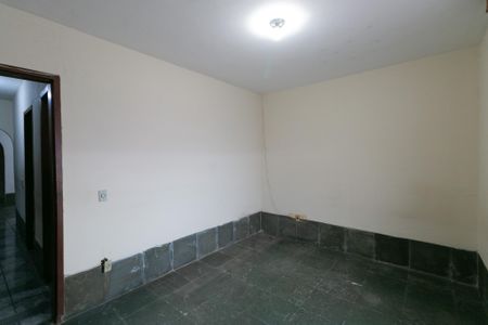 Casa à venda com 290m², 5 quartos e 4 vagas Casa à venda com 290m², 5 quartos e 4 vagasÁrea privativa