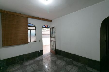 Casa à venda com 290m², 5 quartos e 4 vagas Casa à venda com 290m², 5 quartos e 4 vagasÁrea privativa