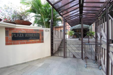 Apartamento à venda com 140m², 1 quarto e 2 vagasFachada e Portaria