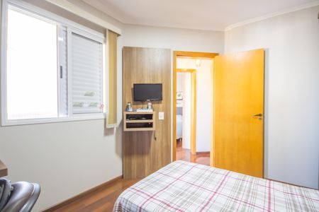 Apartamento à venda com 80m², 2 quartos e 2 vagasQuarto 