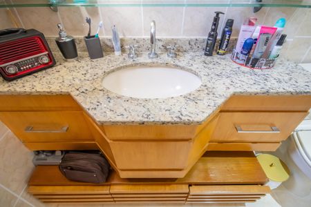 Apartamento à venda com 80m², 2 quartos e 2 vagasBanheiro da Suíte