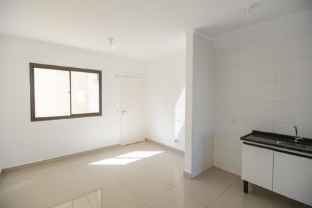 Apartamento para alugar com 43m², 2 quartos e 1 vagaSala/Cozinha