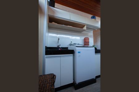 Apartamento à venda com 62m², 2 quartos e 1 vagaÁrea de Serviço e Privativa