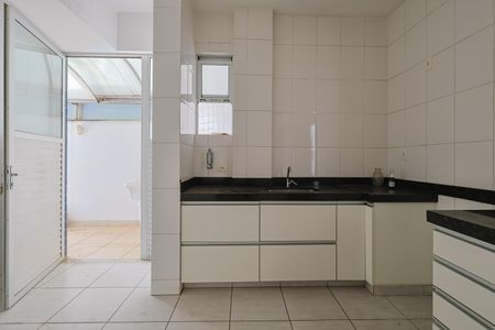 Apartamento à venda com 140m², 3 quartos e 2 vagas Apartamento à venda com 140m², 3 quartos e 2 vagasCozinha