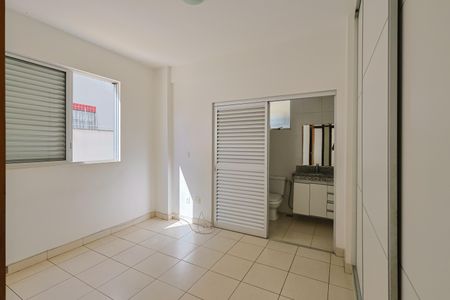 Apartamento à venda com 140m², 3 quartos e 2 vagas Apartamento à venda com 140m², 3 quartos e 2 vagasSuíte