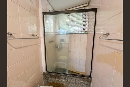 Apartamento à venda com 139m², 3 quartos e 2 vagas Apartamento à venda com 139m², 3 quartos e 2 vagasBanheiro da Suíte