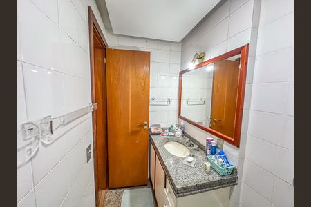 Apartamento à venda com 139m², 3 quartos e 2 vagas Apartamento à venda com 139m², 3 quartos e 2 vagasBanheiro Social