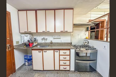 Apartamento à venda com 139m², 3 quartos e 2 vagas Apartamento à venda com 139m², 3 quartos e 2 vagasCozinha