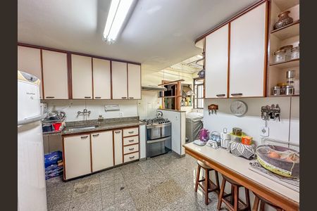 Apartamento à venda com 139m², 3 quartos e 2 vagas Apartamento à venda com 139m², 3 quartos e 2 vagasCozinha