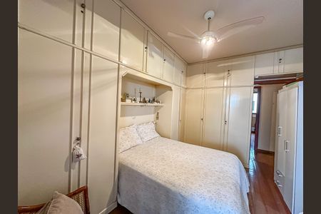 Apartamento à venda com 139m², 3 quartos e 2 vagas Apartamento à venda com 139m², 3 quartos e 2 vagasSuíte