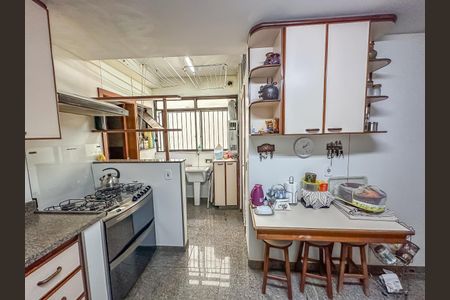 Apartamento à venda com 139m², 3 quartos e 2 vagas Apartamento à venda com 139m², 3 quartos e 2 vagasCozinha