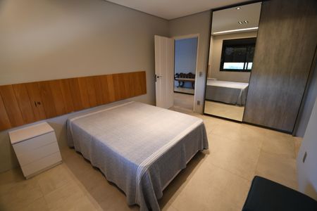 Casa à venda com 630m², 4 quartos e 8 vagasSemi Suite 1