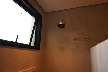 Casa à venda com 630m², 4 quartos e 8 vagasBanheiro da Suite 2