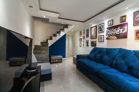 Sala de casa de condomínio à venda com 3 quartos, 125m² em Vila Carmosina, São Paulo