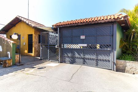 Entrada de casa de condomínio à venda com 3 quartos, 125m² em Vila Carmosina, São Paulo