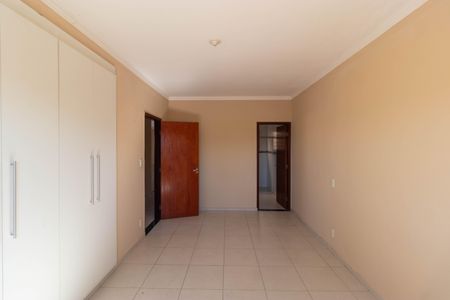 Casa à venda com 311m², 6 quartos e 6 vagas Casa à venda com 311m², 6 quartos e 6 vagasSuíte 06