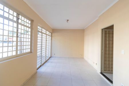 Casa à venda com 311m², 6 quartos e 6 vagas Casa à venda com 311m², 6 quartos e 6 vagasSala 01