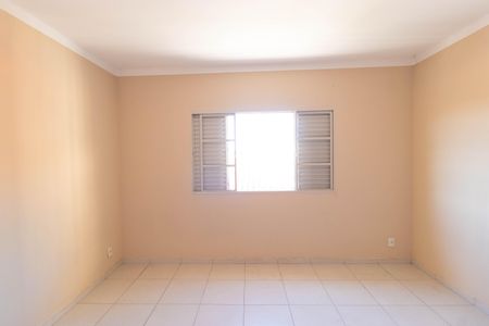 Casa à venda com 311m², 6 quartos e 6 vagas Casa à venda com 311m², 6 quartos e 6 vagasQuarto 04