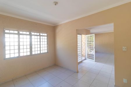 Casa à venda com 311m², 6 quartos e 6 vagas Casa à venda com 311m², 6 quartos e 6 vagasCopa