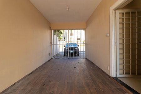 Casa à venda com 311m², 6 quartos e 6 vagas Casa à venda com 311m², 6 quartos e 6 vagasGaragem