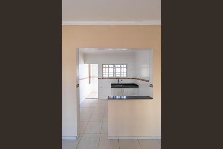 Casa à venda com 311m², 6 quartos e 6 vagas Casa à venda com 311m², 6 quartos e 6 vagasCozinha