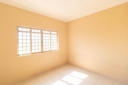 Casa à venda com 311m², 6 quartos e 6 vagas Casa à venda com 311m², 6 quartos e 6 vagasQuarto 02