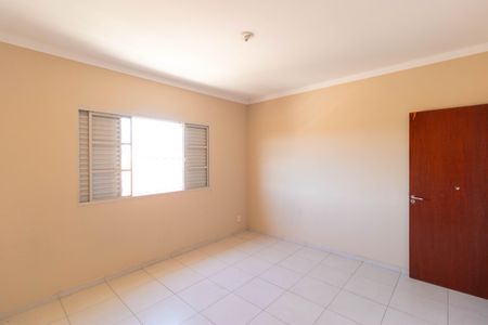 Casa à venda com 311m², 6 quartos e 6 vagas Casa à venda com 311m², 6 quartos e 6 vagasQuarto 04