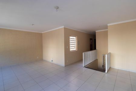 Casa à venda com 311m², 6 quartos e 6 vagas Casa à venda com 311m², 6 quartos e 6 vagasSala 02