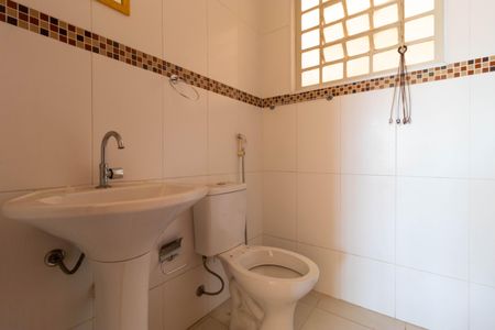 Casa à venda com 311m², 6 quartos e 6 vagas Casa à venda com 311m², 6 quartos e 6 vagasBanheiro da Suíte 05