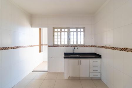 Casa à venda com 311m², 6 quartos e 6 vagas Casa à venda com 311m², 6 quartos e 6 vagasCozinha