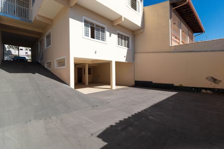 Casa à venda com 311m², 6 quartos e 6 vagas Casa à venda com 311m², 6 quartos e 6 vagasQuintal
