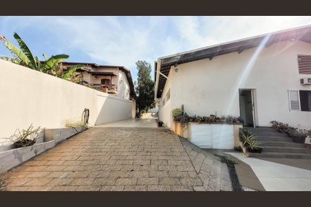Casa à venda com 650m², 4 quartos e 4 vagas Casa à venda com 650m², 4 quartos e 4 vagasGaragem