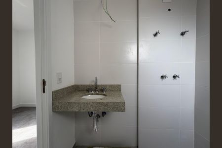 Apartamento à venda com 58m², 2 quartos e 2 vagasBanheiro da Suíte 2