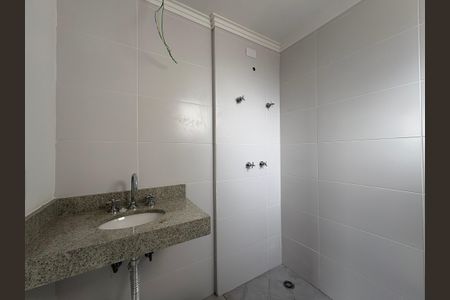 Apartamento à venda com 58m², 2 quartos e 2 vagasBanheiro da Suíte 2