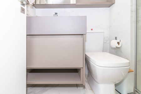 Apartamento para alugar com 90m², 3 quartos e 2 vagas Apartamento para alugar com 90m², 3 quartos e 2 vagasBanheiro