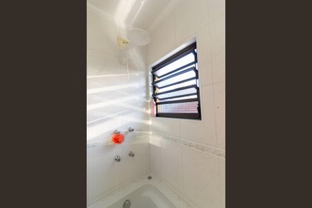 Casa à venda com 210m², 4 quartos e 4 vagas Casa à venda com 210m², 4 quartos e 4 vagasBanheiro da Suíte 1