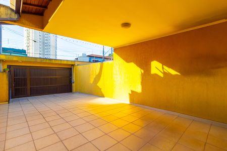 Casa à venda com 210m², 4 quartos e 4 vagas Casa à venda com 210m², 4 quartos e 4 vagasGaragem