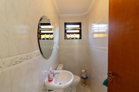 Casa à venda com 210m², 4 quartos e 4 vagas Casa à venda com 210m², 4 quartos e 4 vagasLavabo